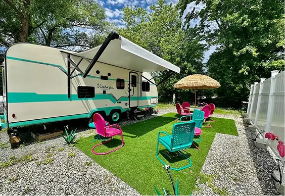 Classy Chassy Retro Camper - Kelley Marine Center